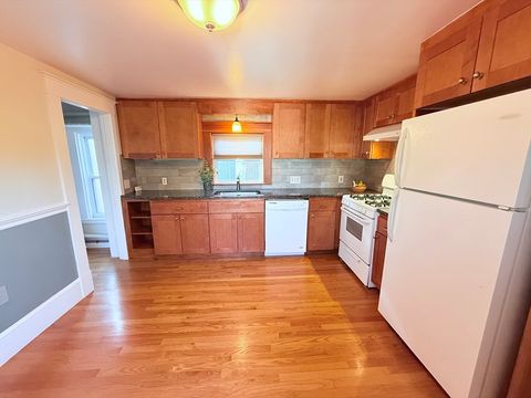 214 Spring St 2 Boston MA 02132