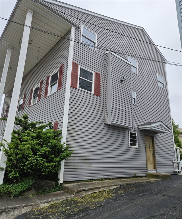 289 Bank St.
