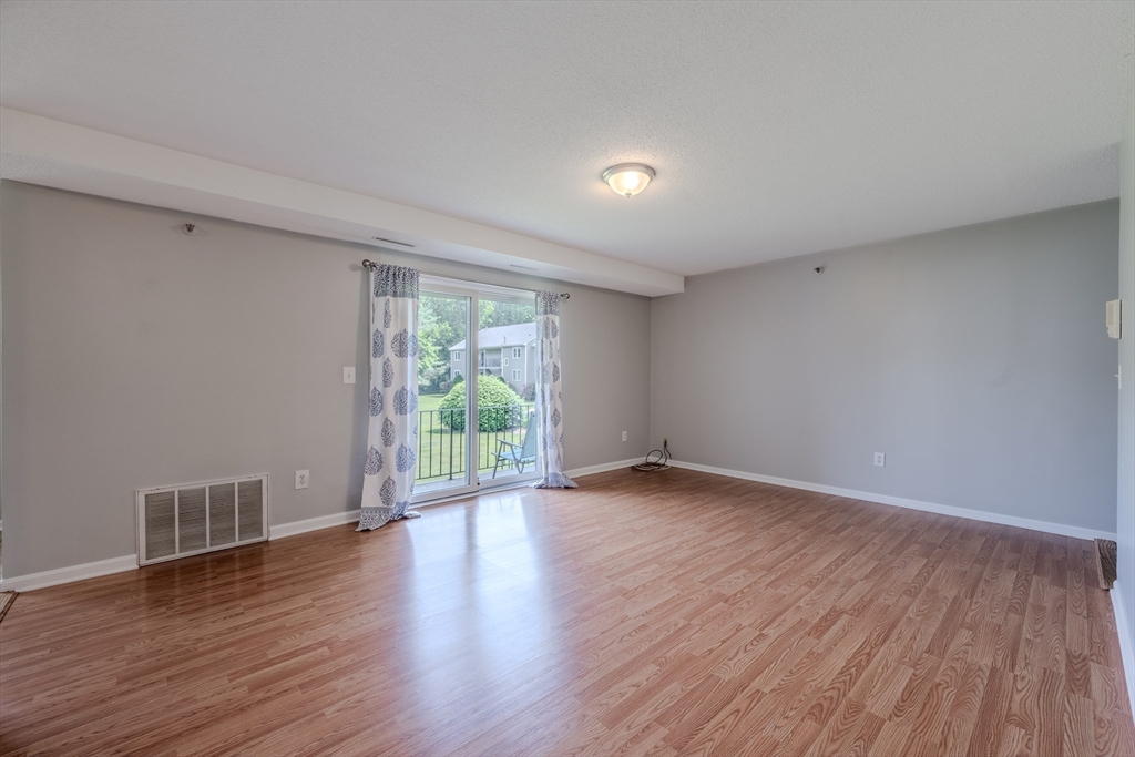 74 Tennis Plaza Rd 29