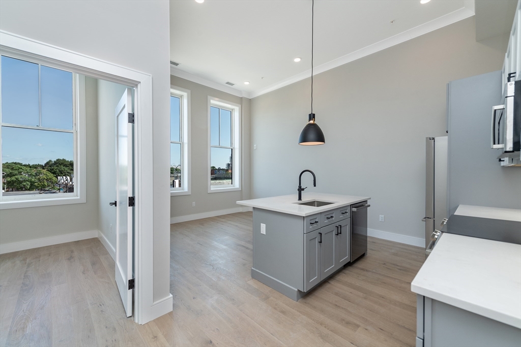 4 Franklin Street 202