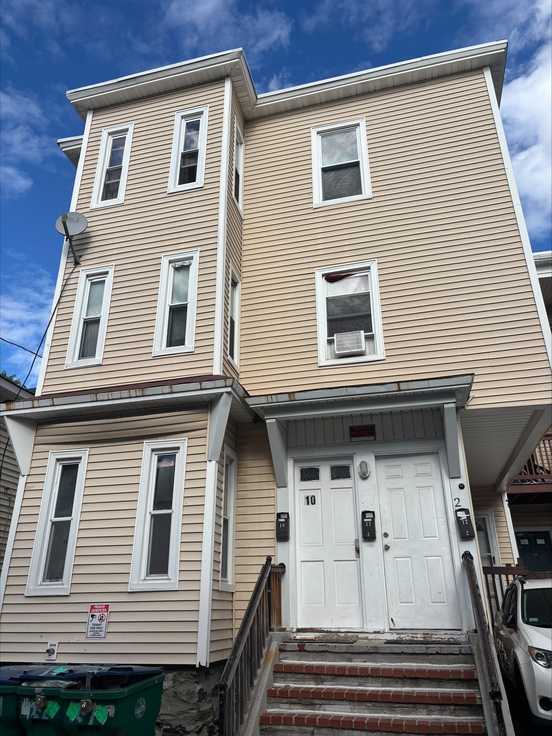 Photo of 10 Rockdale Ave, Lowell, MA