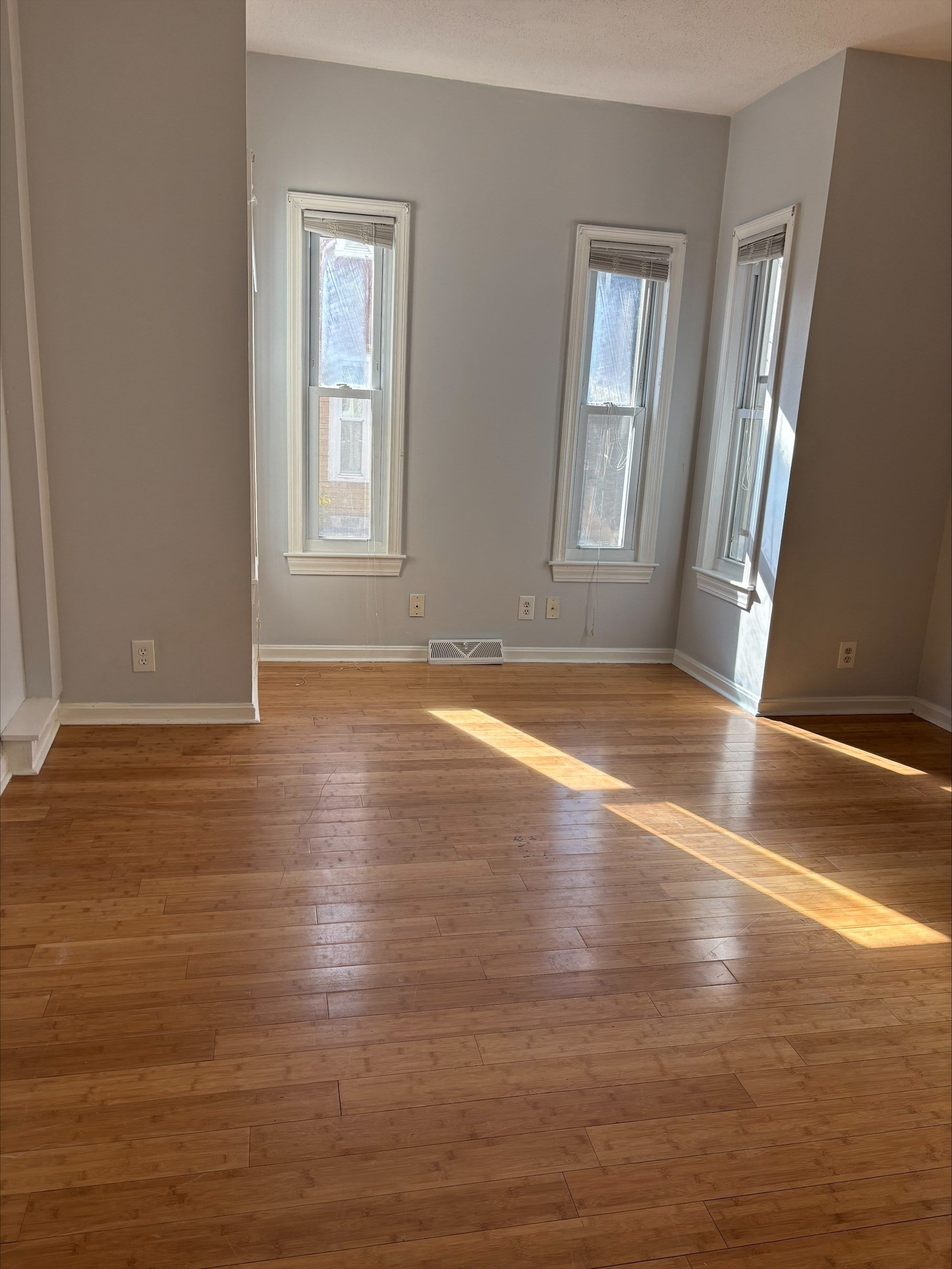10 Rockdale Ave
