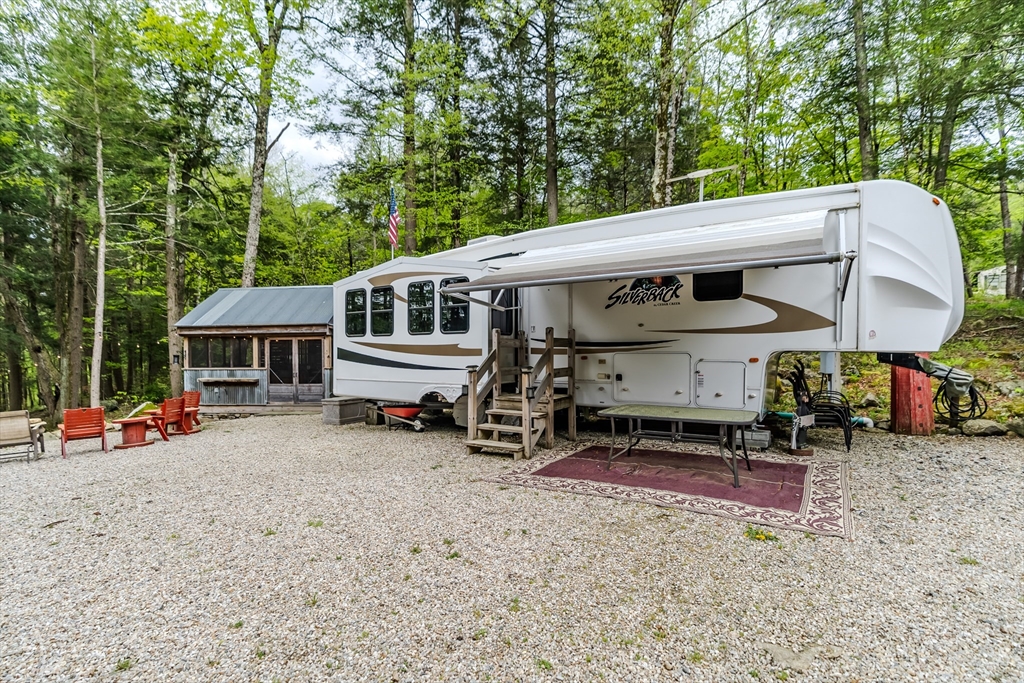 759 North Main Road V2-37