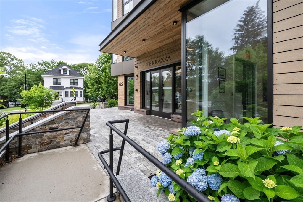 100 Linden St 205