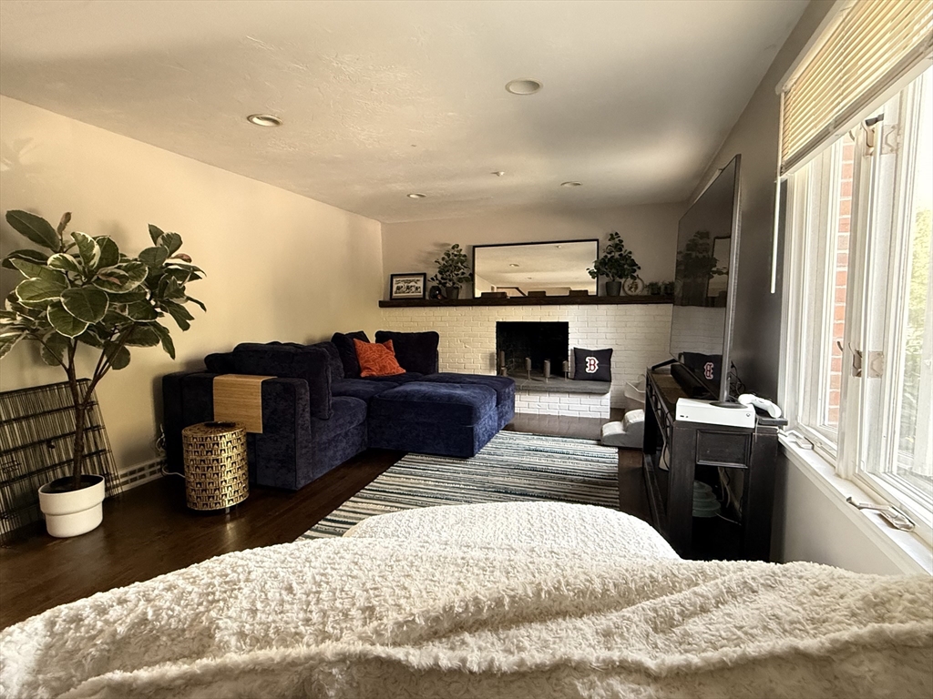 26 Hammond Pond Pkwy 26