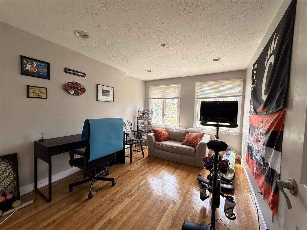 26 Hammond Pond Pkwy 26