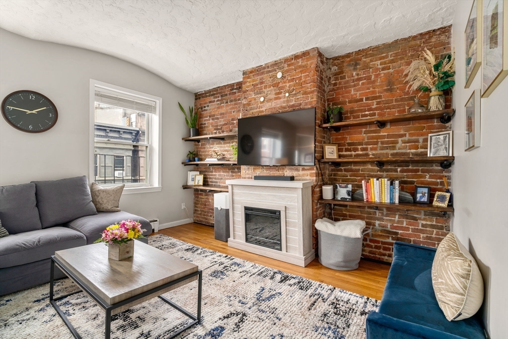 9-15 Battery St 7