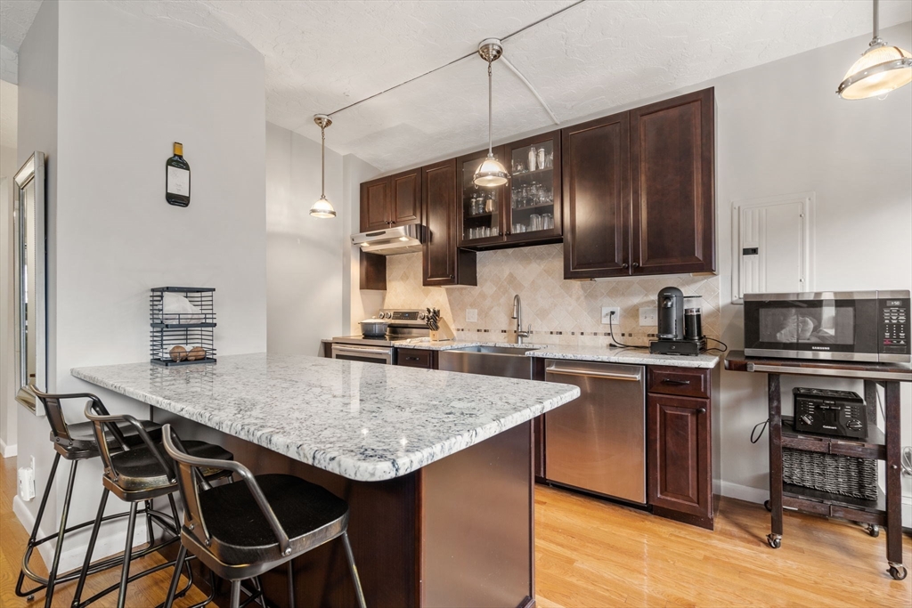 9-15 Battery St 7