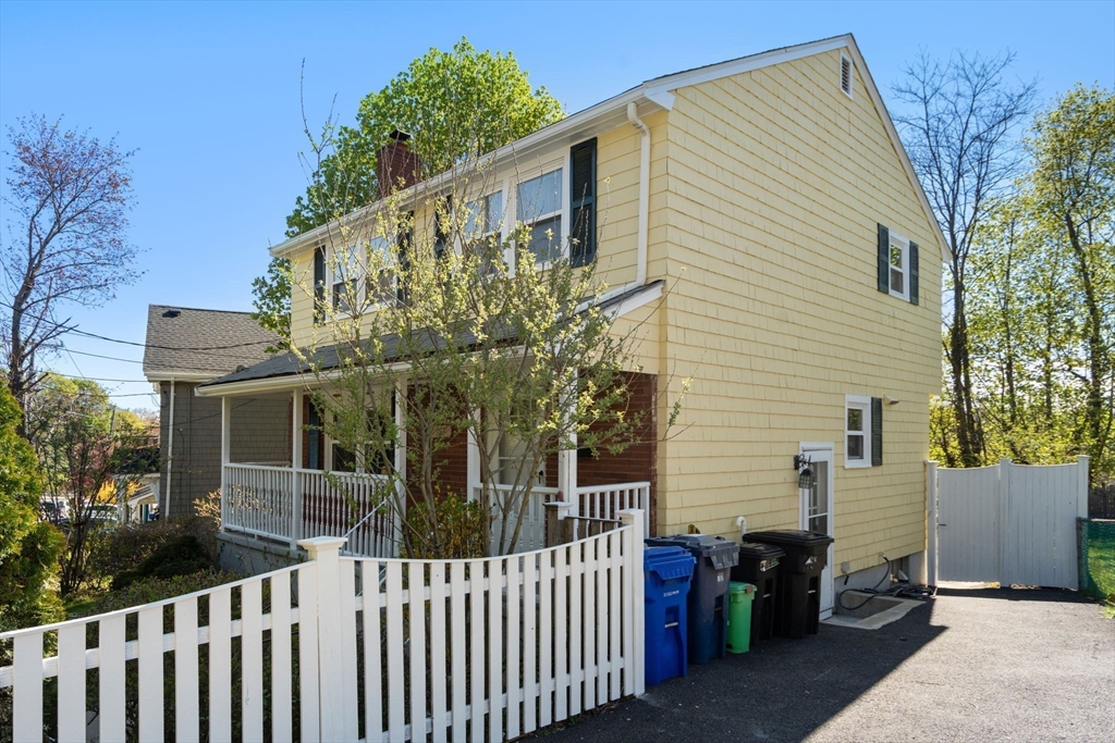 392 Poplar St