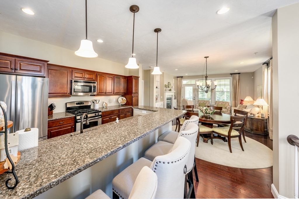 16 Twin Oaks Dr 732