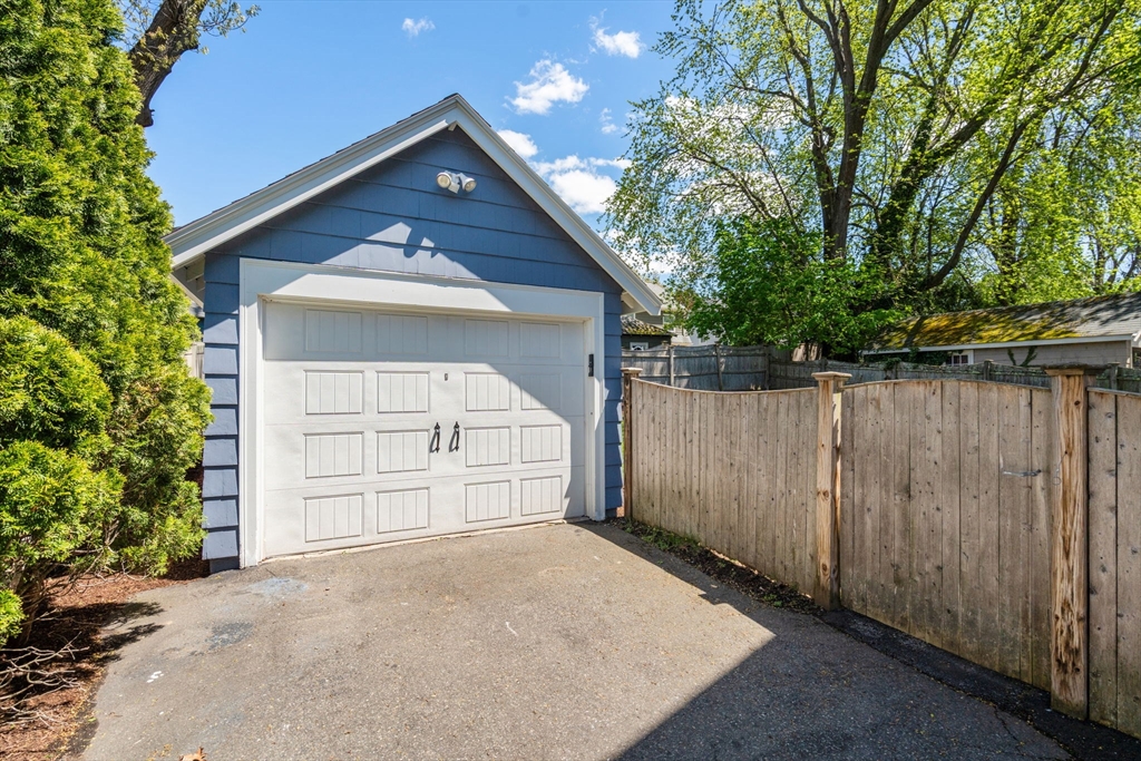 33 Longfellow Road, Melrose, MA Photo #31