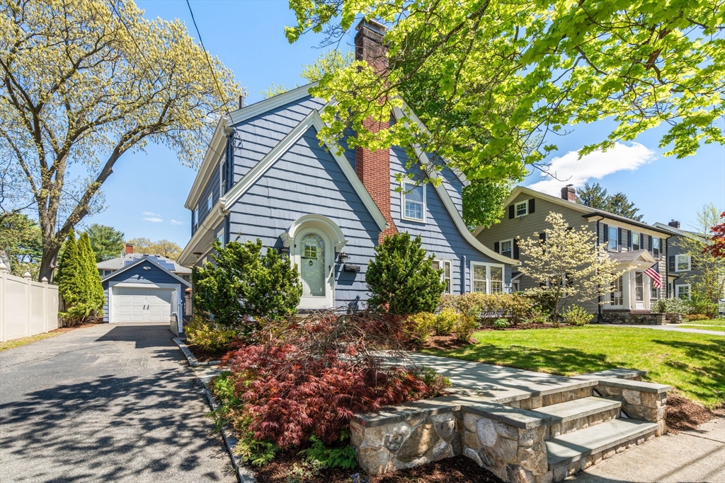 Photo of 33 Longfellow Road, Melrose, MA