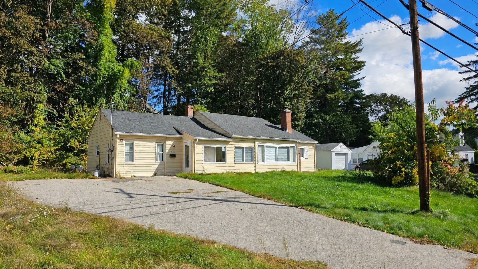 Photo of 1343 Pleasant St, Worcester, MA