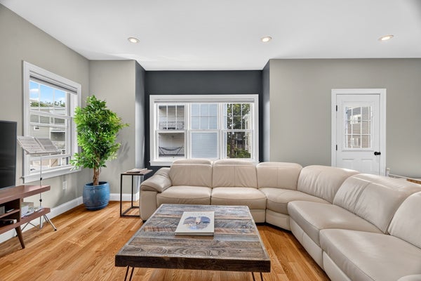 36 EDGAR AVE # 2, SOMERVILLE, MA 02145 - Image 2cdedd0dc6ac1105bd5ee30e1a452c9e/1246675852