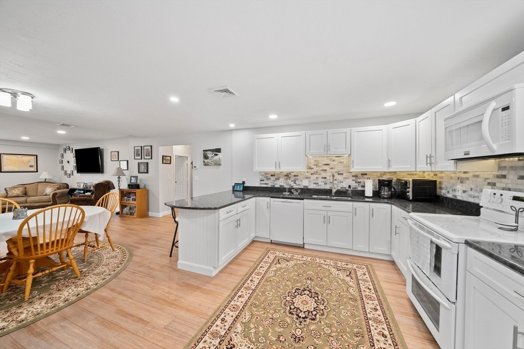 40 Greenleaf St. 602