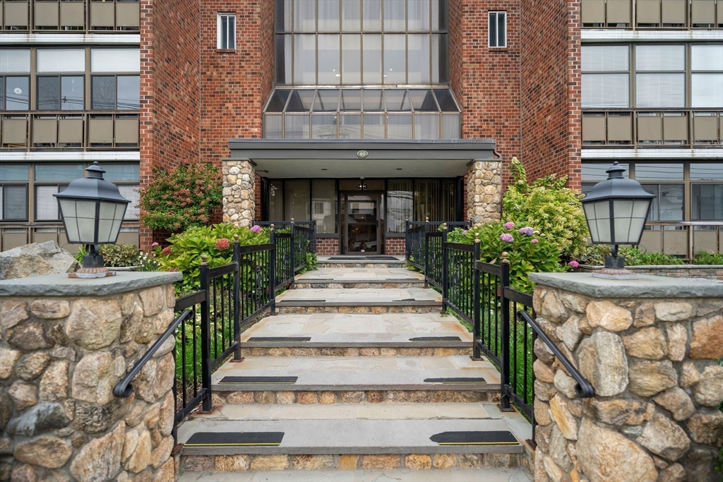 40 Greenleaf St. 602