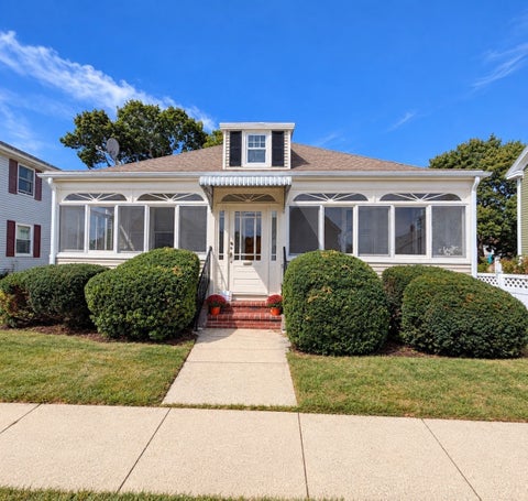 Photo of 57 Glendale Ave, Peabody, MA 01960 (MLS # 73592950)