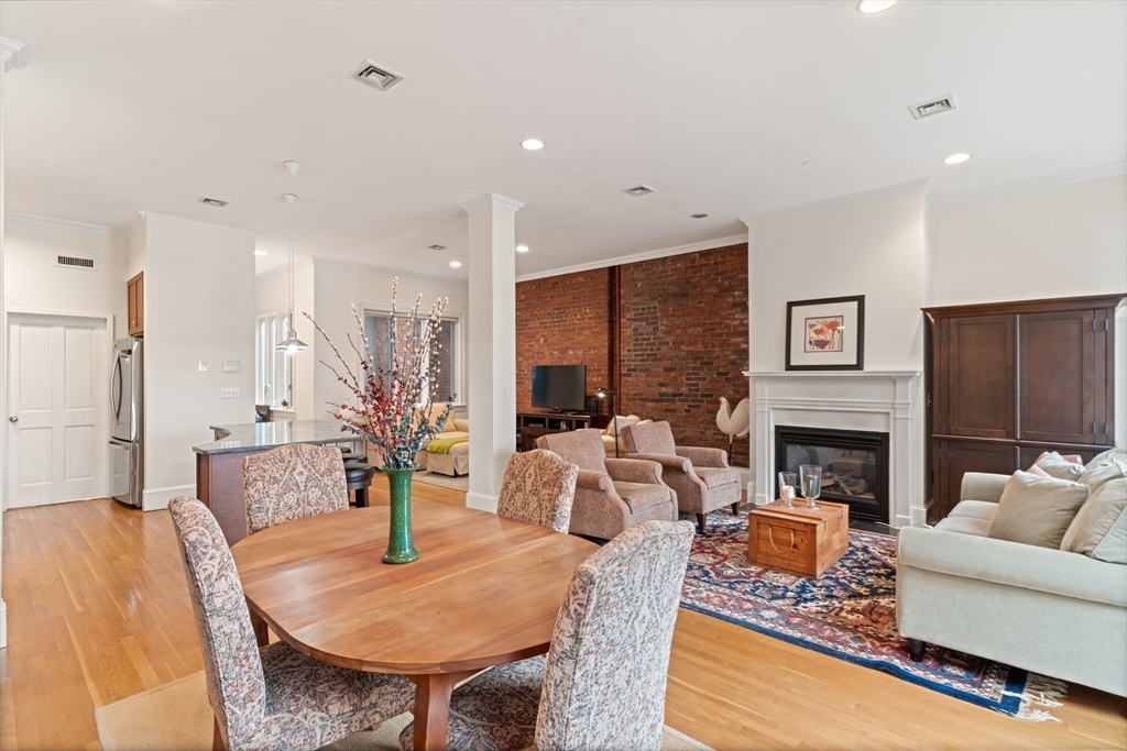 24 Cordis St 2
