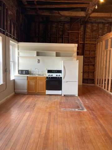 243 Main St 6