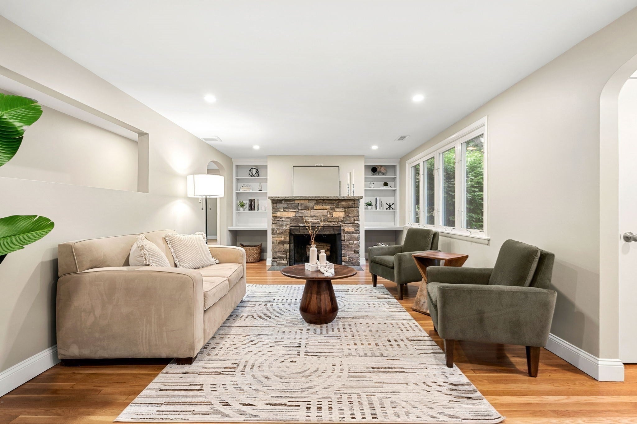 108 Westford ST, Chelmsford, MA Photo #8