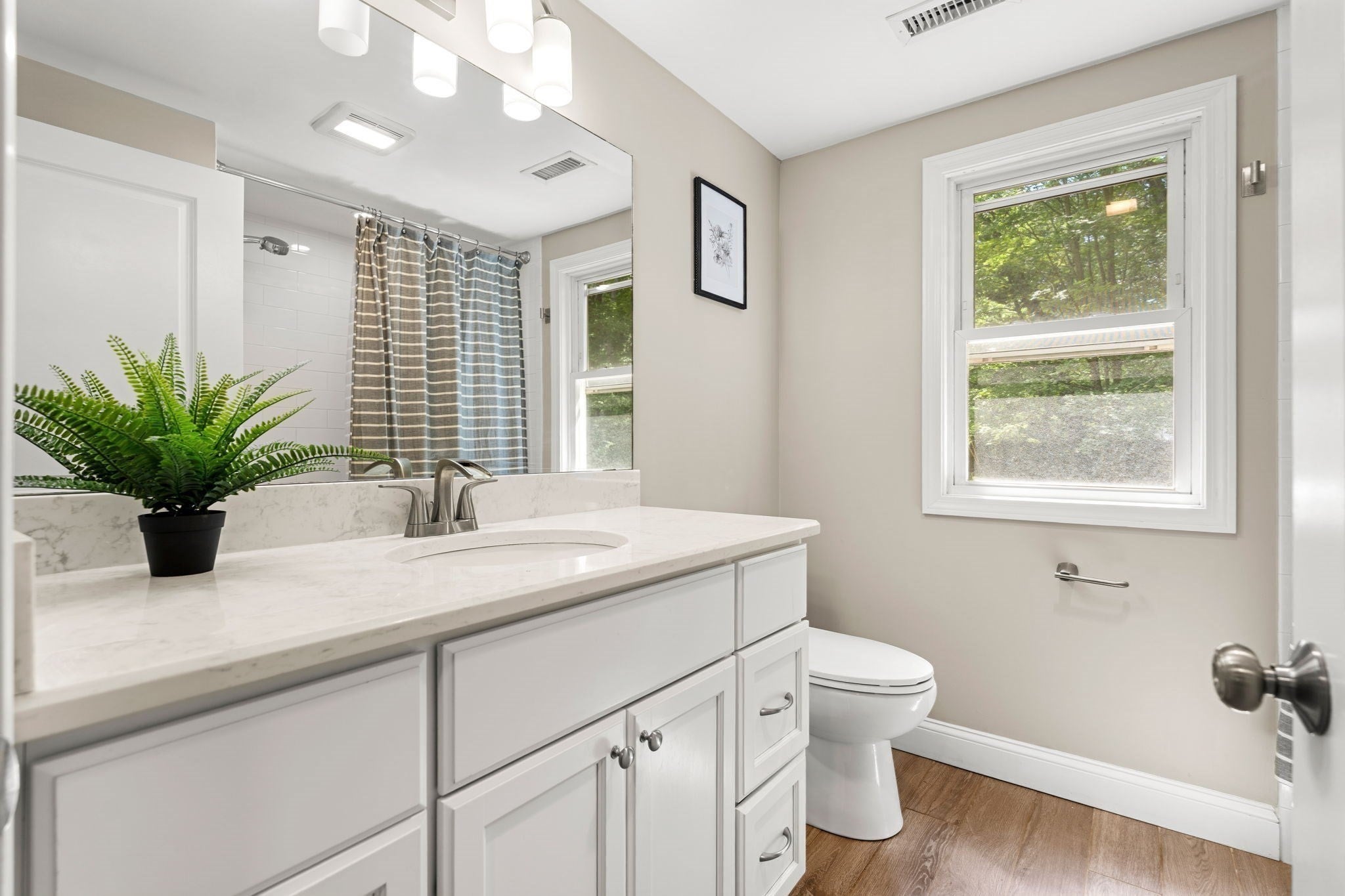 108 Westford ST, Chelmsford, MA Photo #11