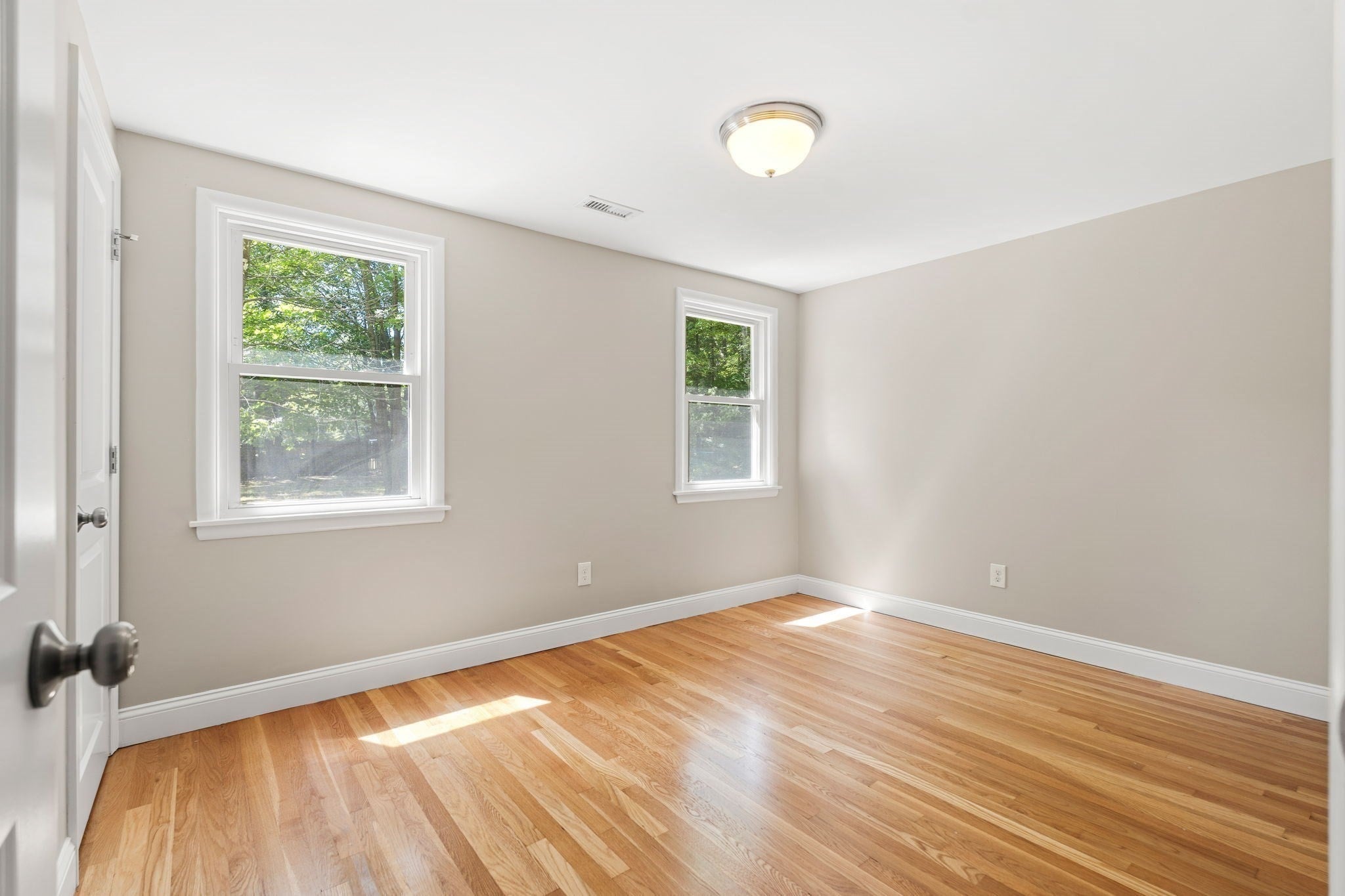 108 Westford ST, Chelmsford, MA Photo #16