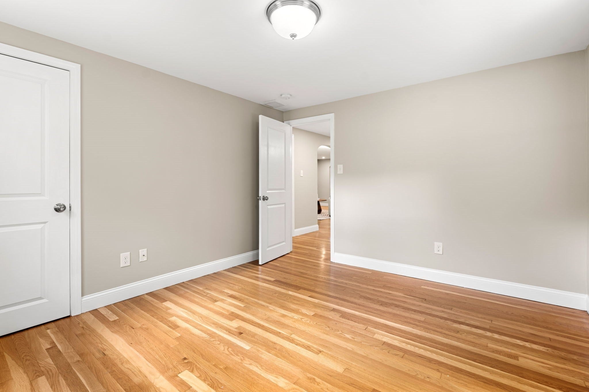 108 Westford ST, Chelmsford, MA Photo #15