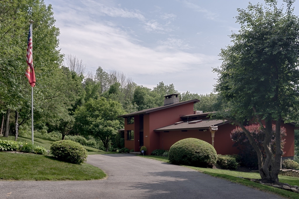 1023 N. Woodstock Road