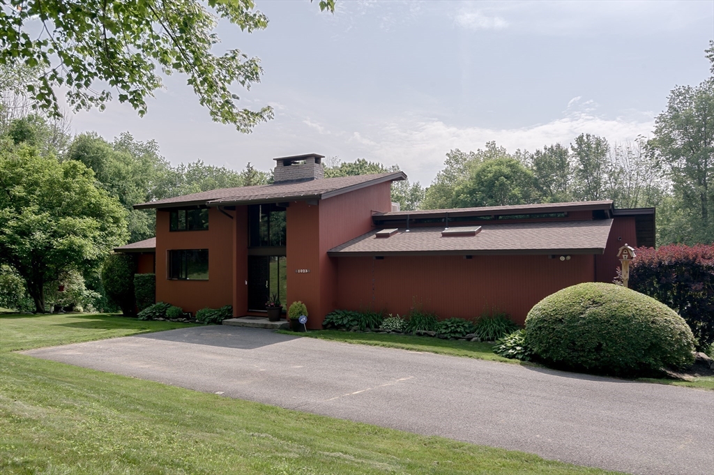 1023 N. Woodstock Road