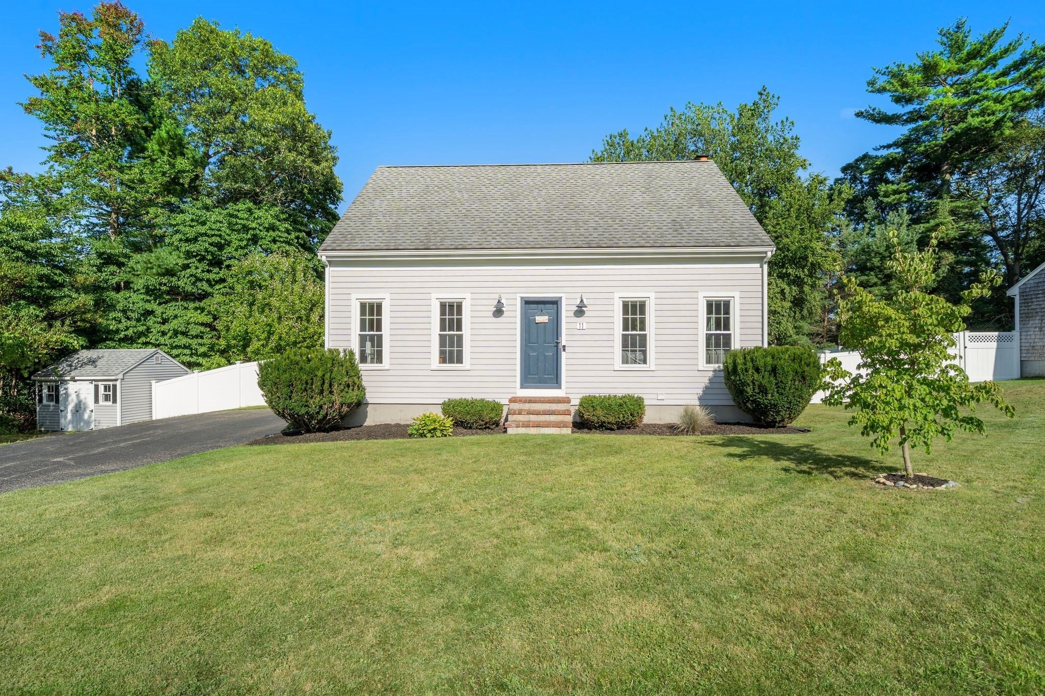 11 Daniel Teague Dr, Rockland MA 02370