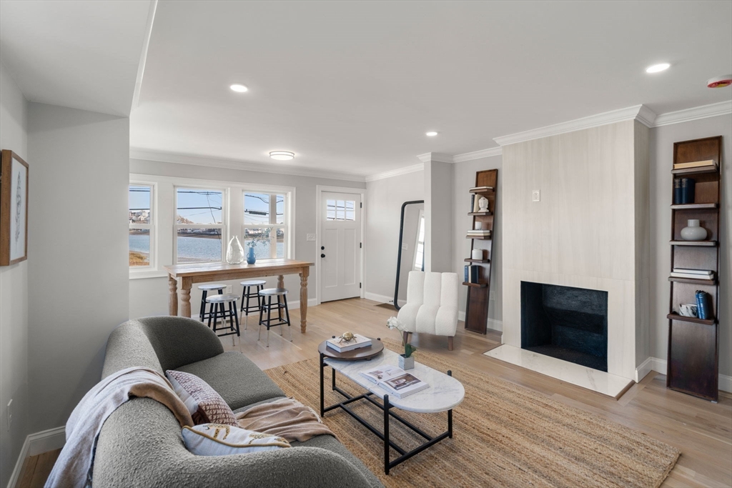 65 Bay View Ave 65