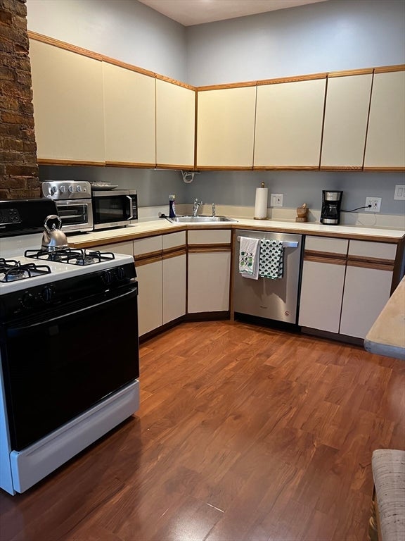 711 East Fifth Street #3, Boston, MA, 711 East Fifth Street #3, Boston, MA Photo #3
