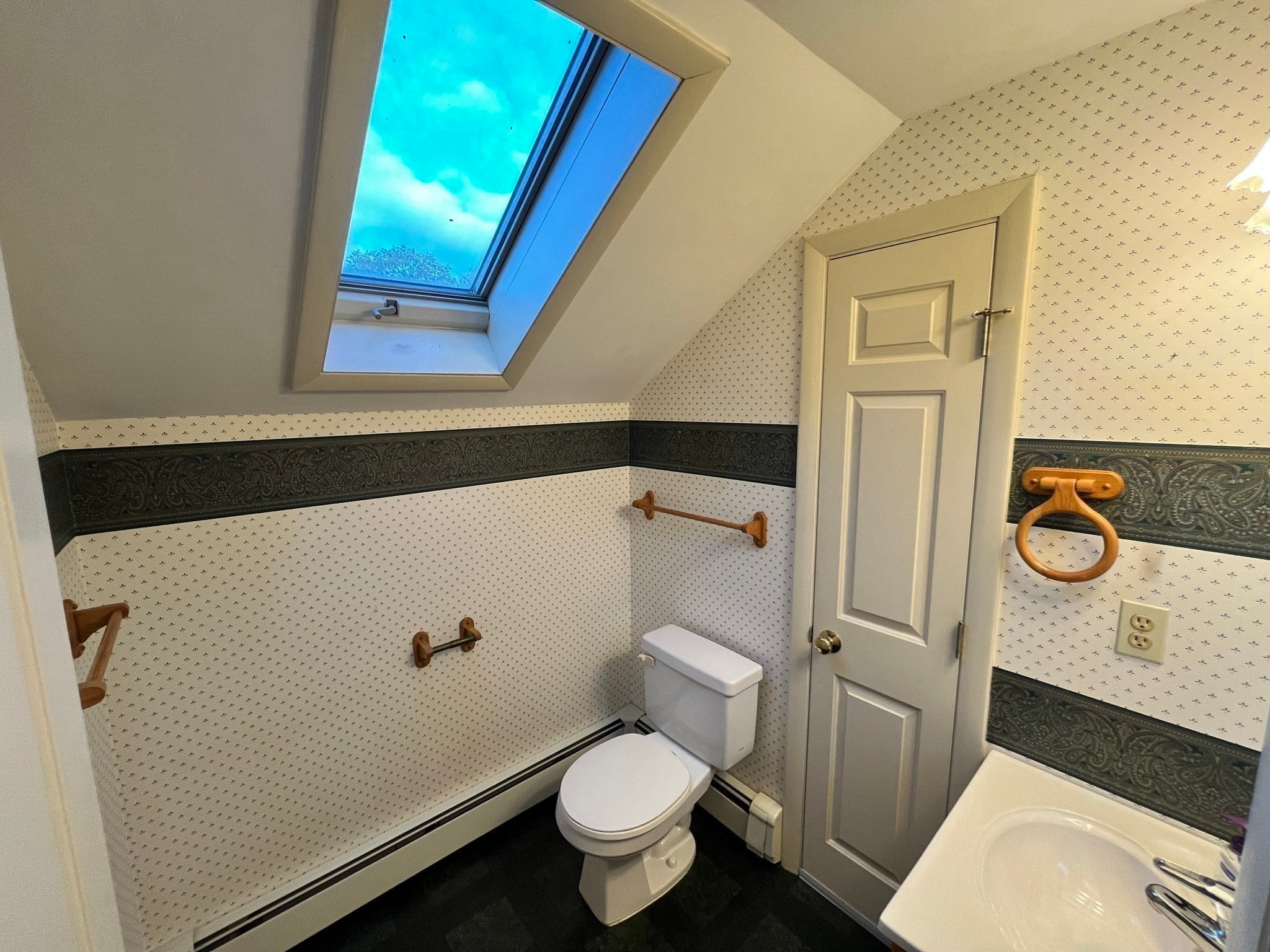 1076 Hill Street, Northbridge, MA Photo #14