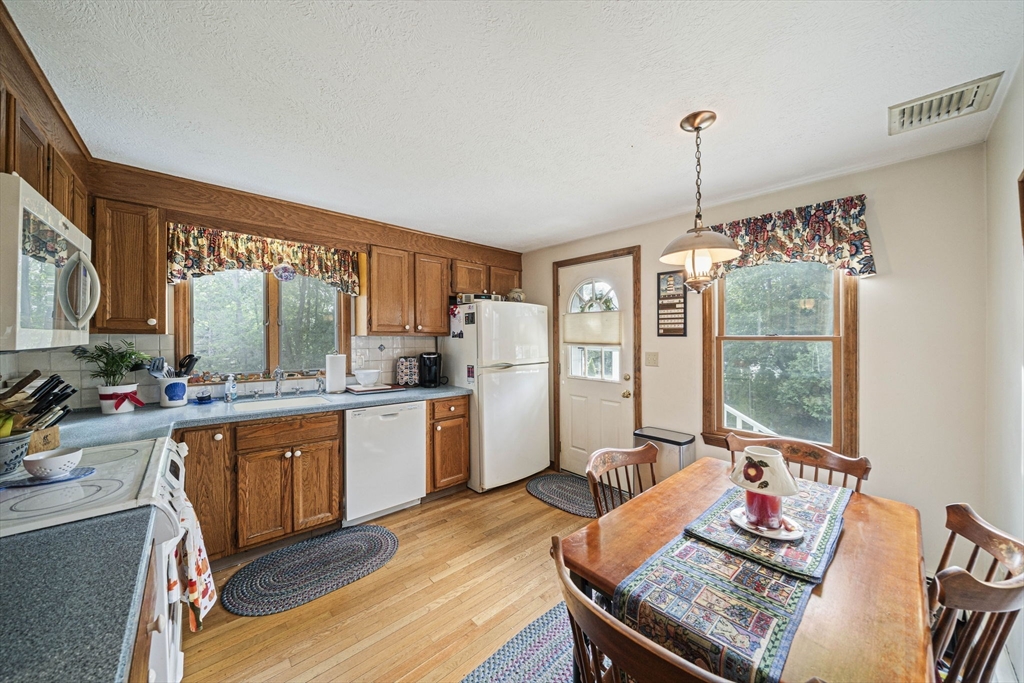 271 Roosevelt Rd