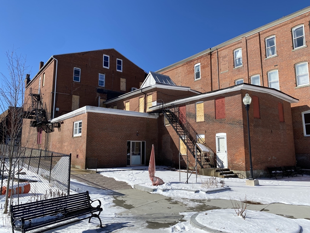 318 Main St