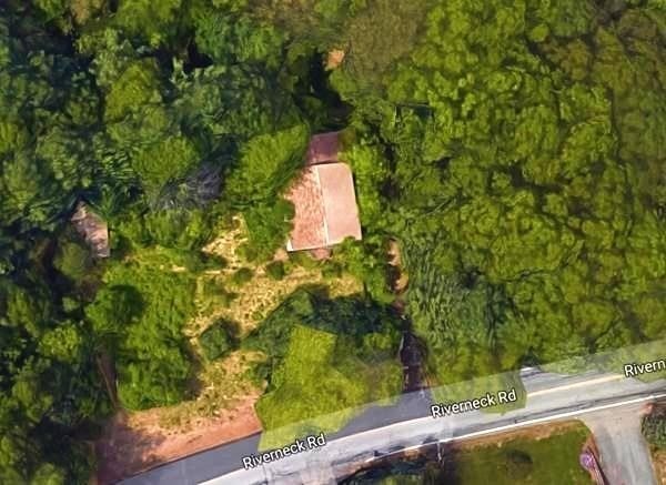 243 Riverneck Road