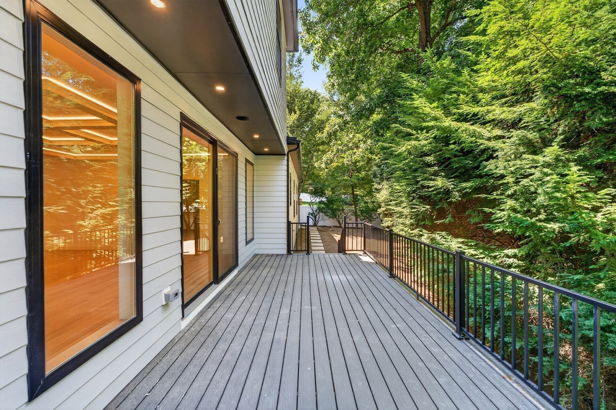 23 Lantern Ln, Arlington MA 02474