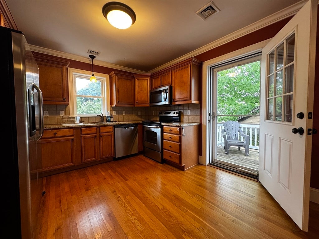 92 Alder Street #2, Waltham, MA, 92 Alder Street #2, Waltham, MA Photo #3
