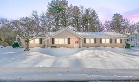 13 Wing Ter Burlington MA 01803