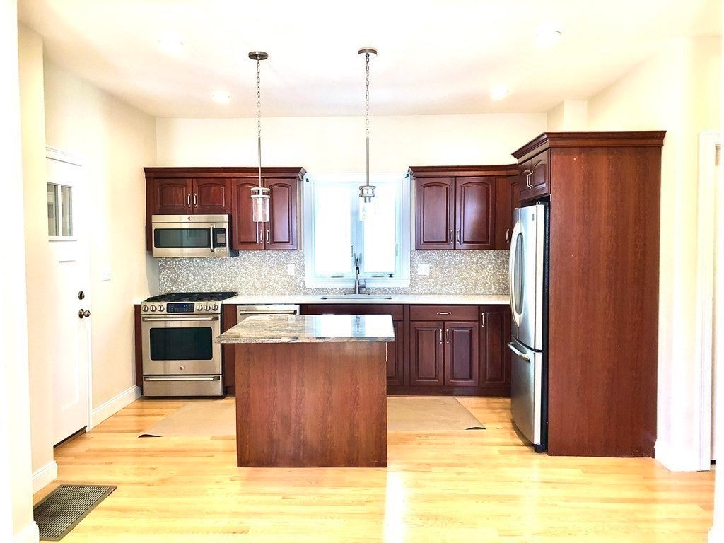 11 Mason St #1, Everett, MA, 11 Mason St #1, Everett, MA Photo #7