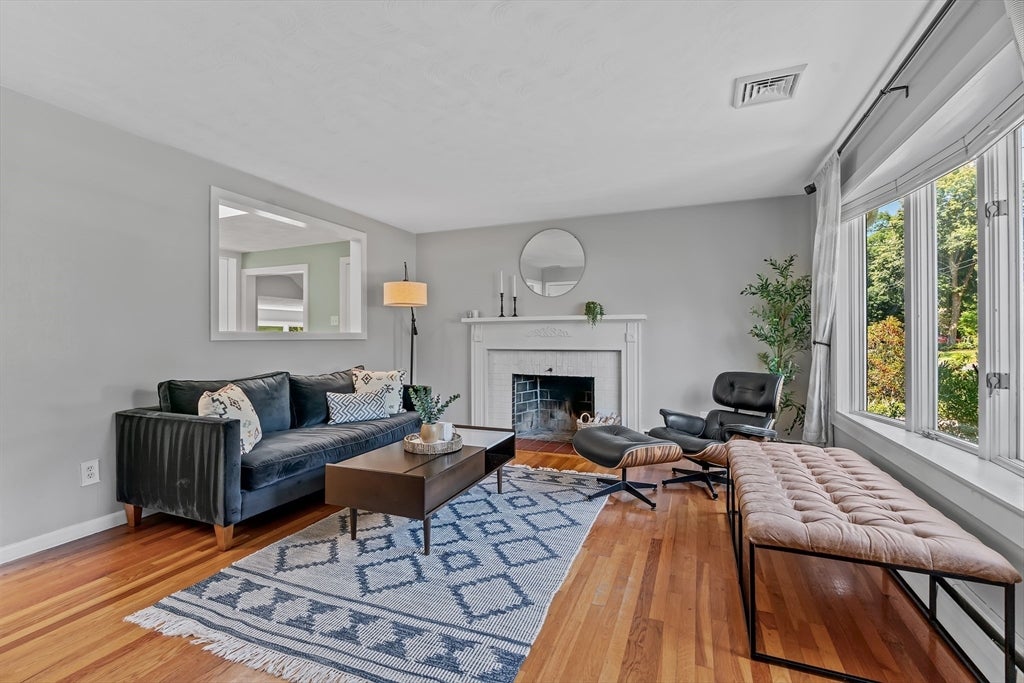 14 Sunset Drive, Northborough, MA, 14 Sunset Drive, Northborough, MA Photo #2