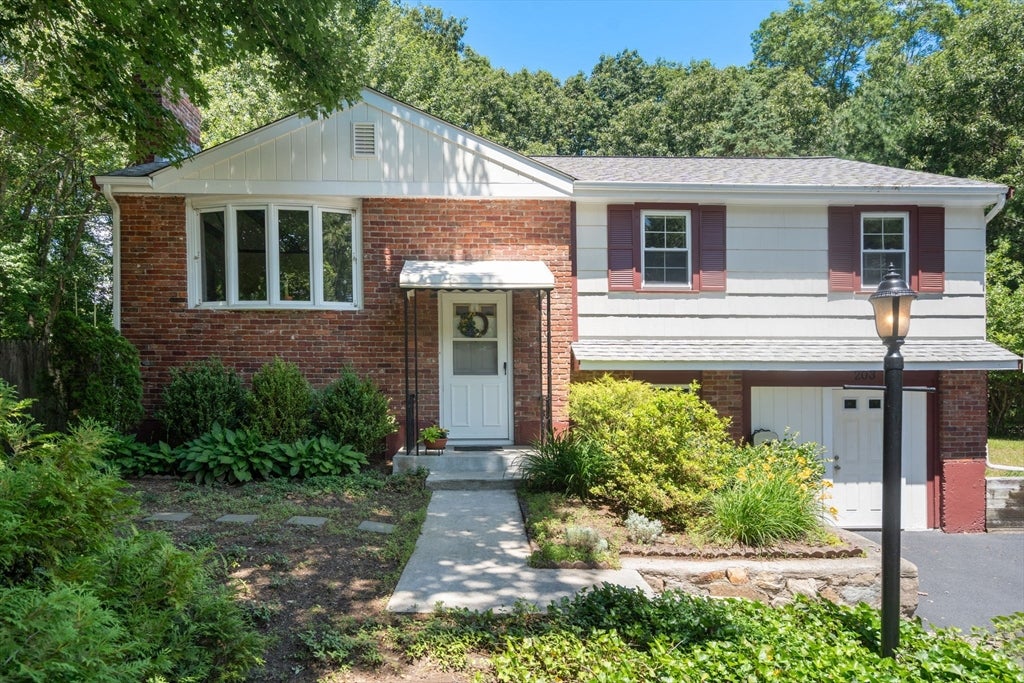 Photo of 203 Turner Road, Holliston, MA