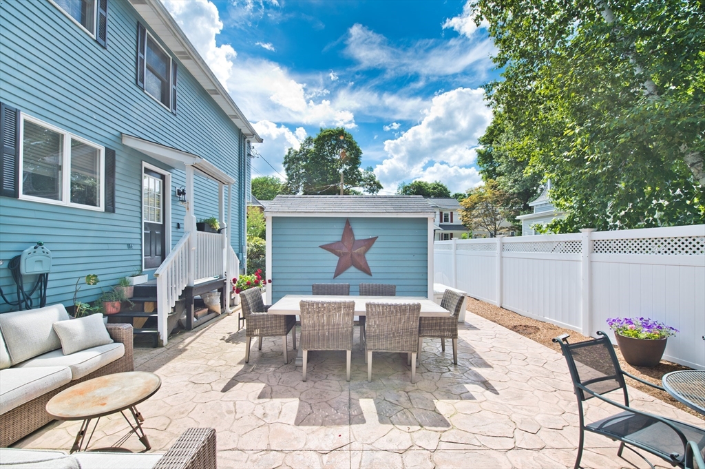 16 Warren Ave 16