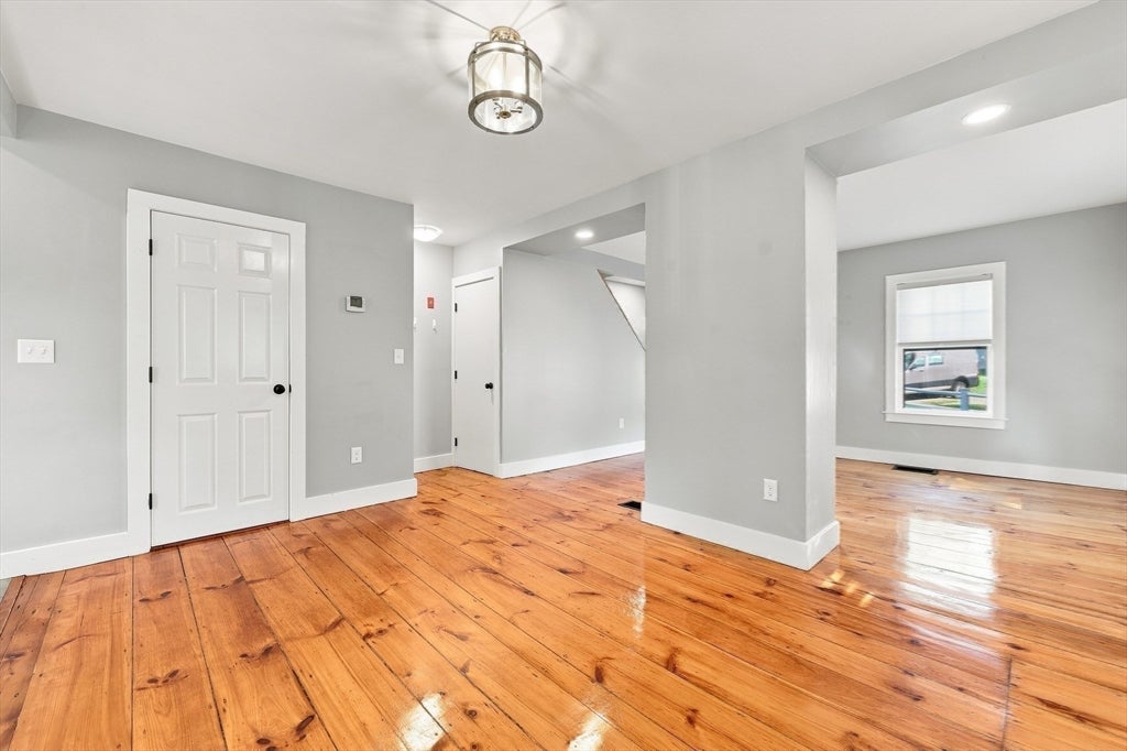1 Lincoln Ct #1, Amesbury, MA Photo #9
