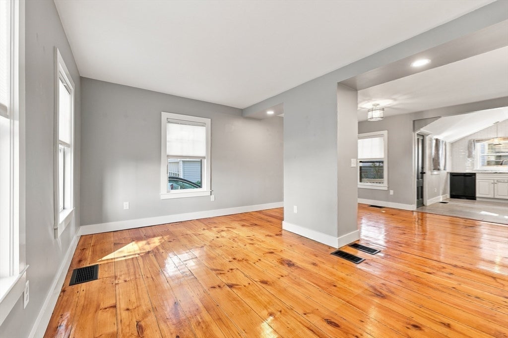 1 Lincoln Ct #1, Amesbury, MA Photo #13