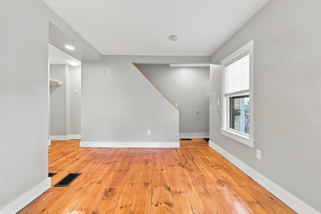 1 Lincoln Ct #1, Amesbury, MA Photo #15