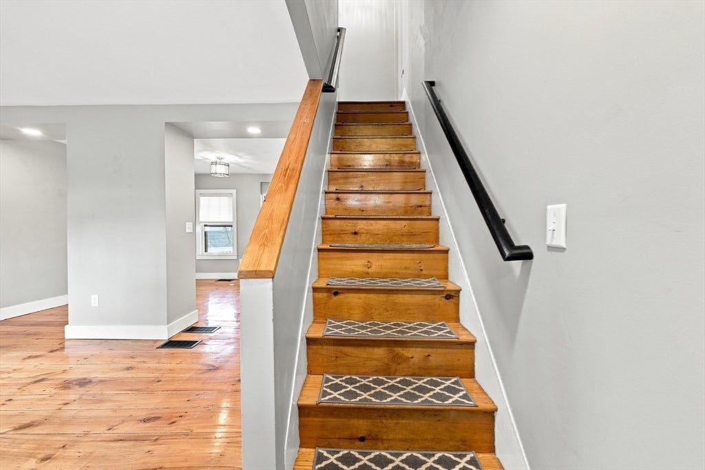 1 Lincoln Ct #1, Amesbury, MA Photo #17