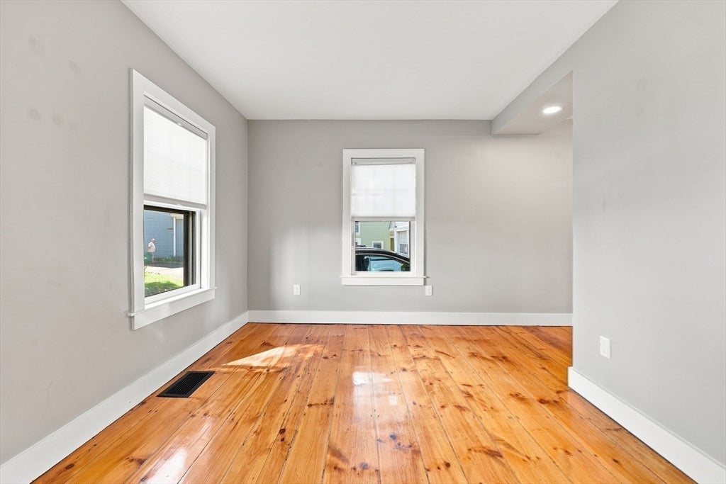 1 Lincoln Ct #1, Amesbury, MA Photo #11