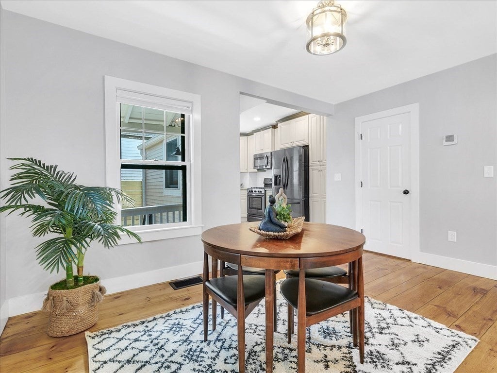 1 Lincoln Ct #1, Amesbury, MA Photo #8