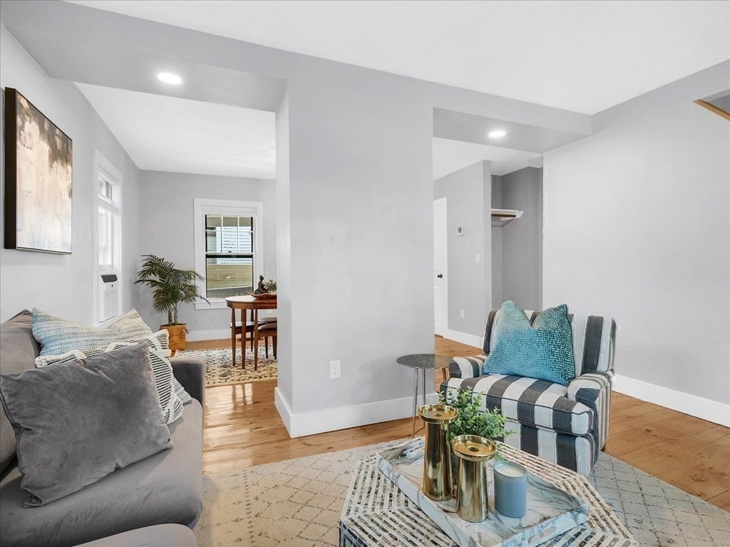 1 Lincoln Ct #1, Amesbury, MA Photo #14